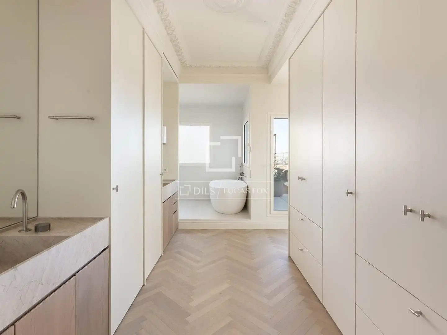 Bathroom of Attic for sale in Barcelona  with Air Conditioner, Heating and Parquet flooring