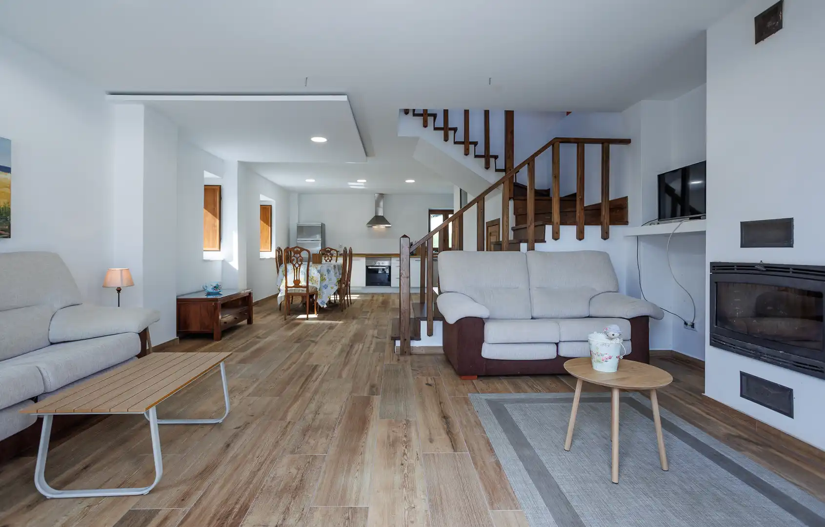 Sala de estar de Local en venta en Ribeira de Piquín con Amueblado