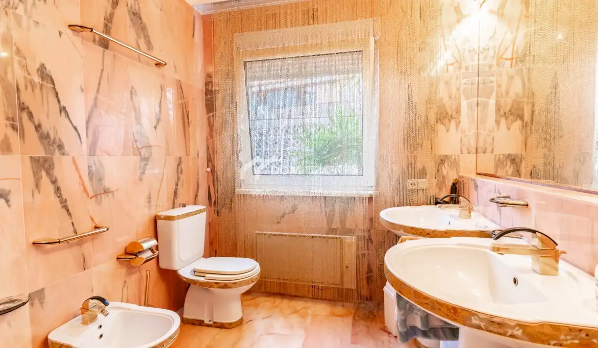 Baño de Casa o chalet en venta en Arona con Terraza, Piscina y Amueblado