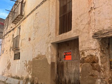 Casa con balcone in vendita a Calle Columbretes 8