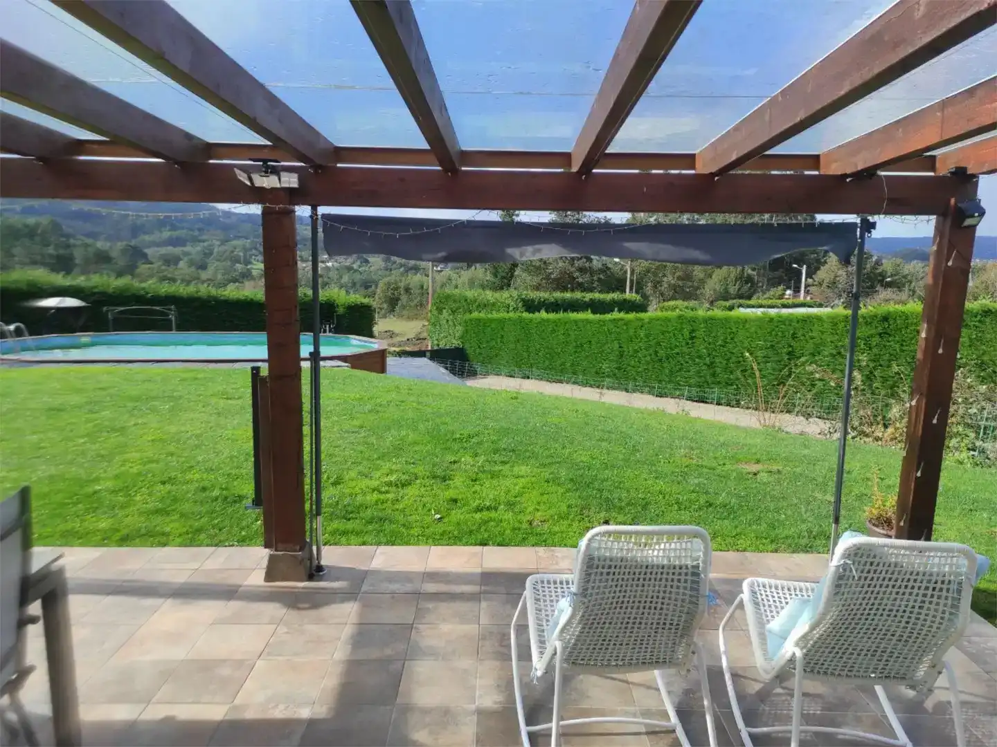 Terrassa de Planta baixa en venda en Cambre  amb Jardí privat, Piscina i Moblat