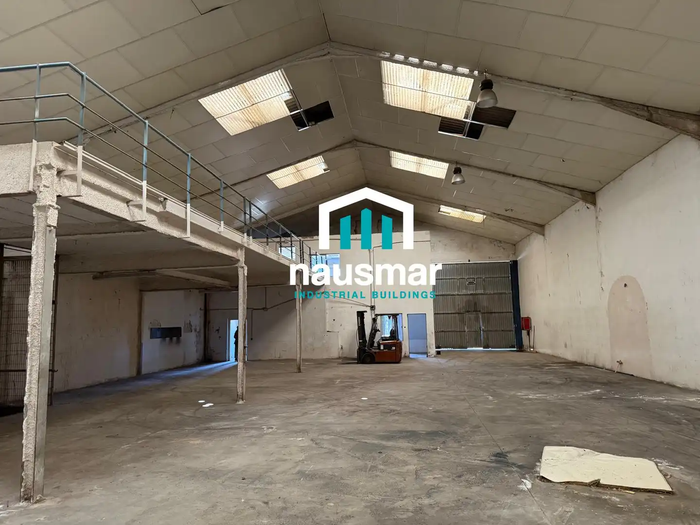 Fabrikhallen zur Miete in La Casilla - Zona Industrial