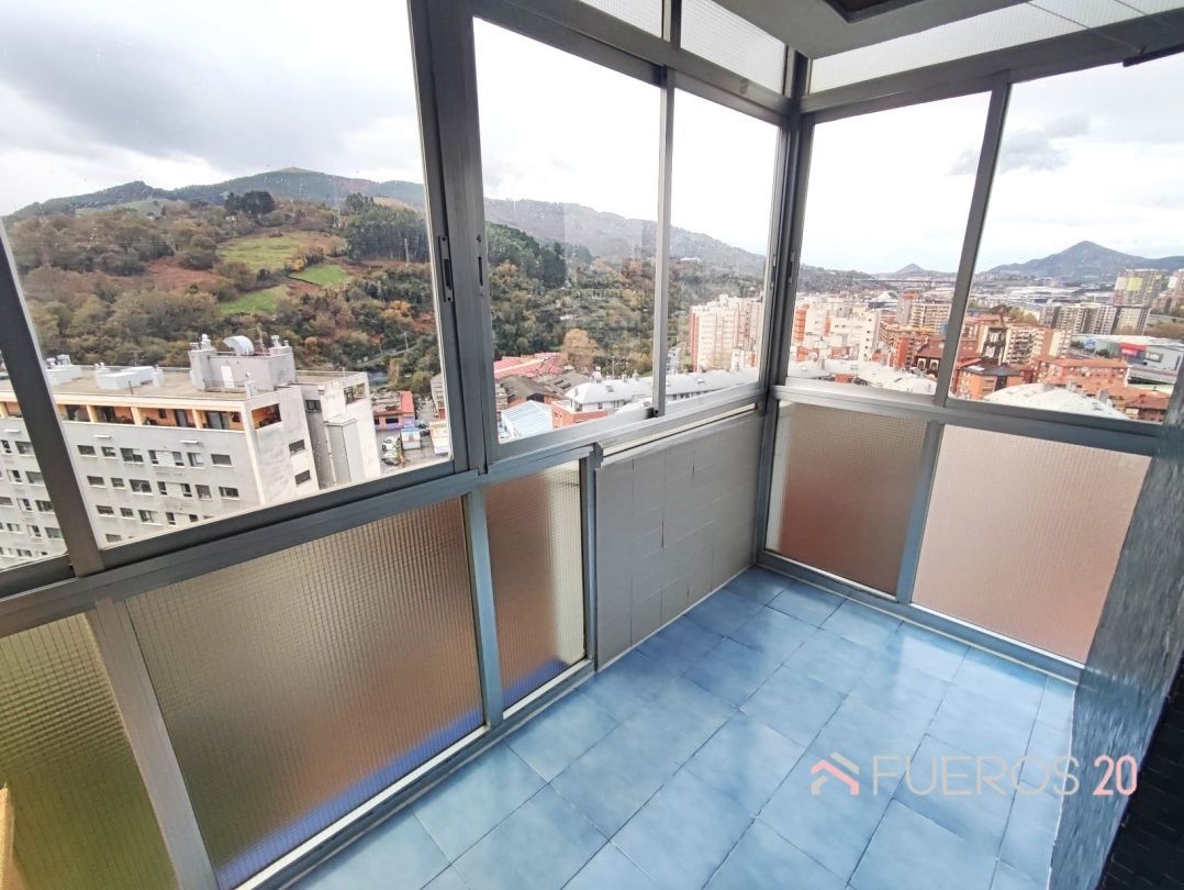 Exterior view of Flat for sale in Barakaldo   with Heating, Terrace and Furnished