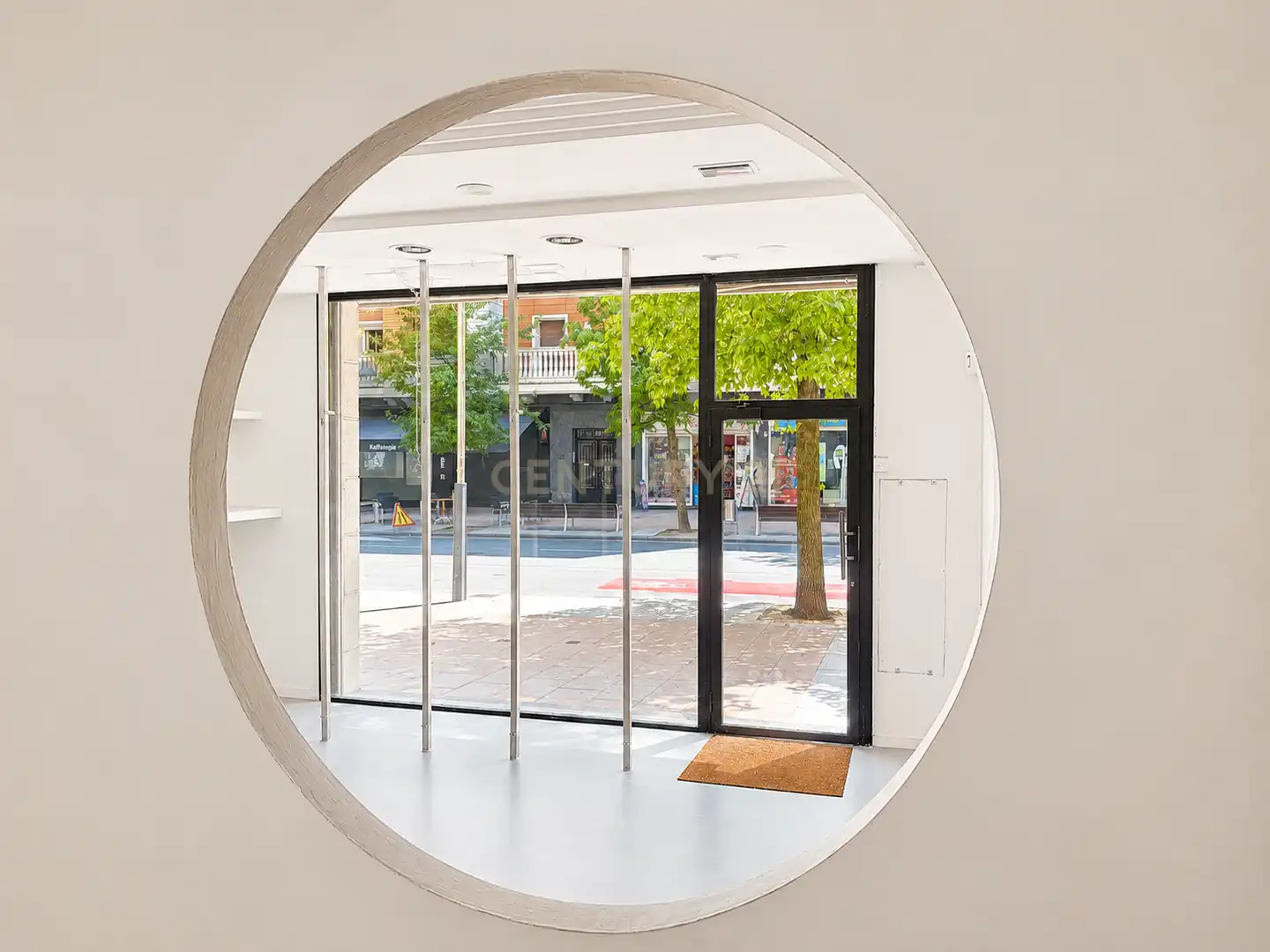 Commercial properties for rent in Irun   with Air Conditioner and Alarm