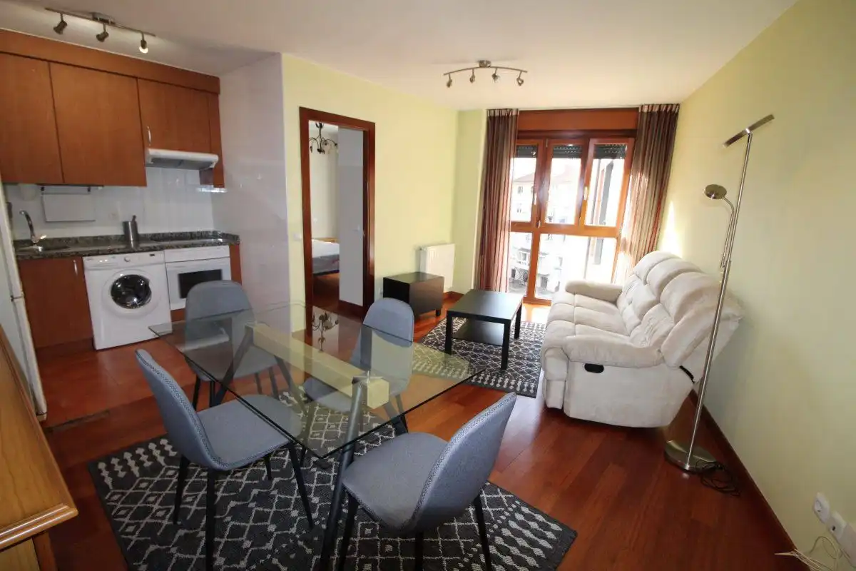 Flat for rent in Milán - Pumarín