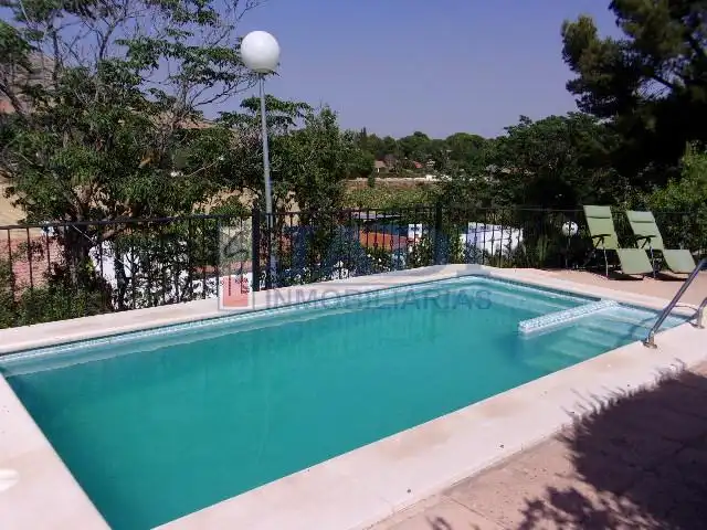 Piscina de Casa o xalet en venda en Valdepeñas amb Aire condicionat, Calefacció i Traster