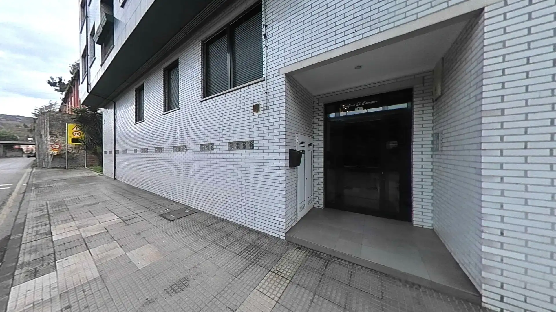 Vista exterior de Dúplex en venda en Mieres (Asturias) amb Calefacció, Parquet i Traster