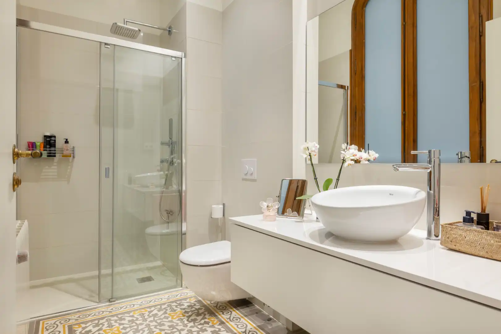 Bathroom of Apartments for rent in Barcelona  with Air Conditioner, Heating and Terrace