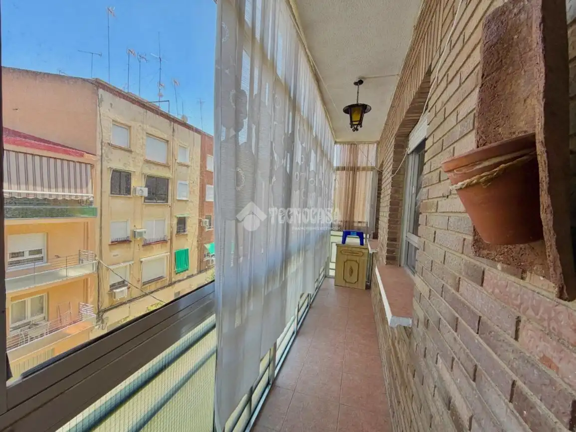 Vista exterior de Pis en venda en Albacete amb Terrassa