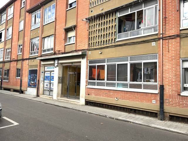 Local comercial en Venta en Calle San Juan de la Cruz, 2 en Laguna de Duero