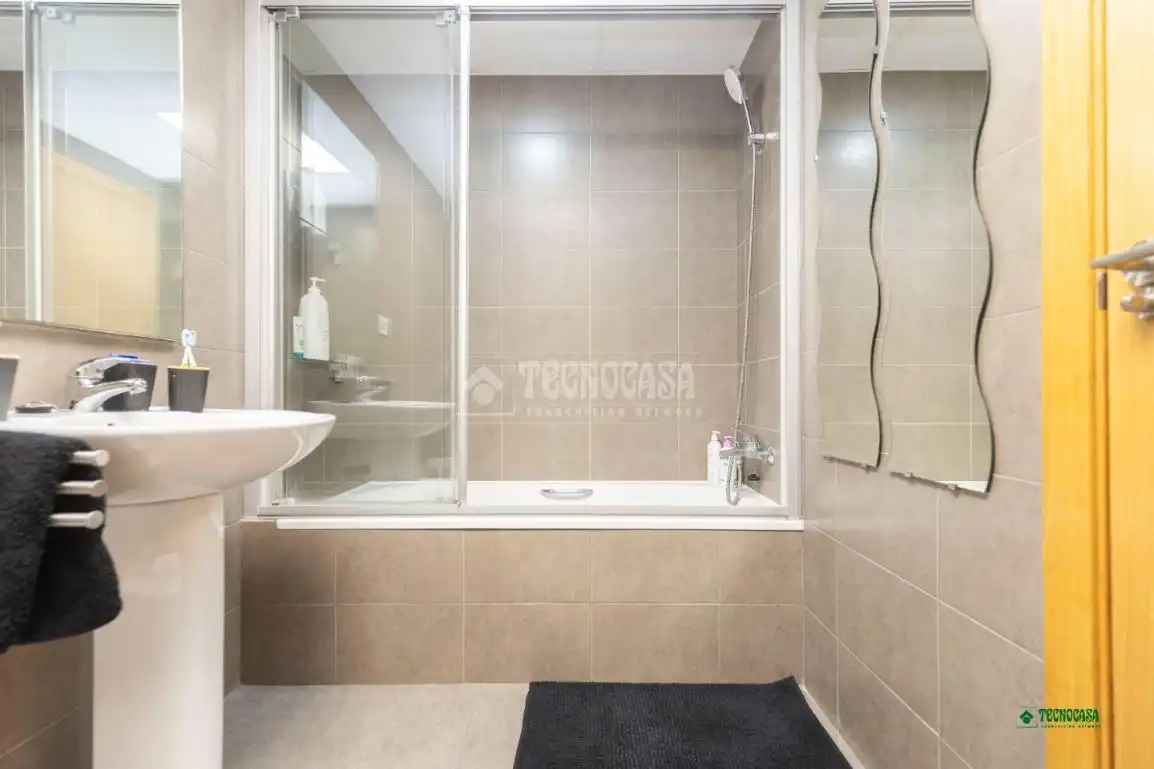 Baño de Piso en venta en Almería con Aire acondicionado y Trastero