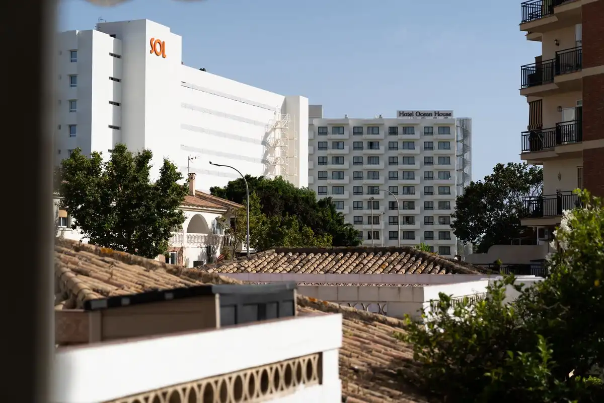 Vista exterior de Apartament en venda en Torremolinos amb Aire condicionat i Piscina comunitària
