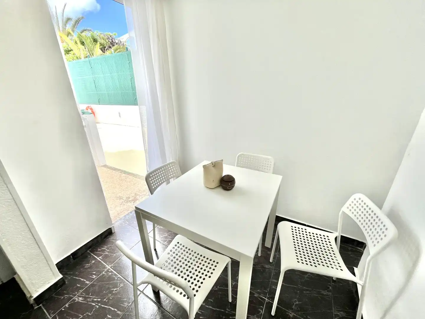Terraza de Apartamento de alquiler en San Bartolomé de Tirajana con Terraza, Amueblado y Piscina comunitaria