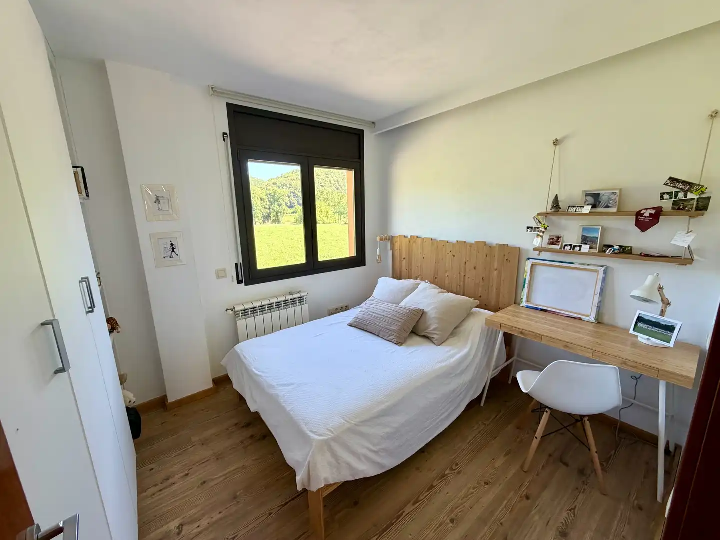 Dormitori de Casa adosada en venda en La Vall d'en Bas amb Calefacció, Jardí privat i Terrassa