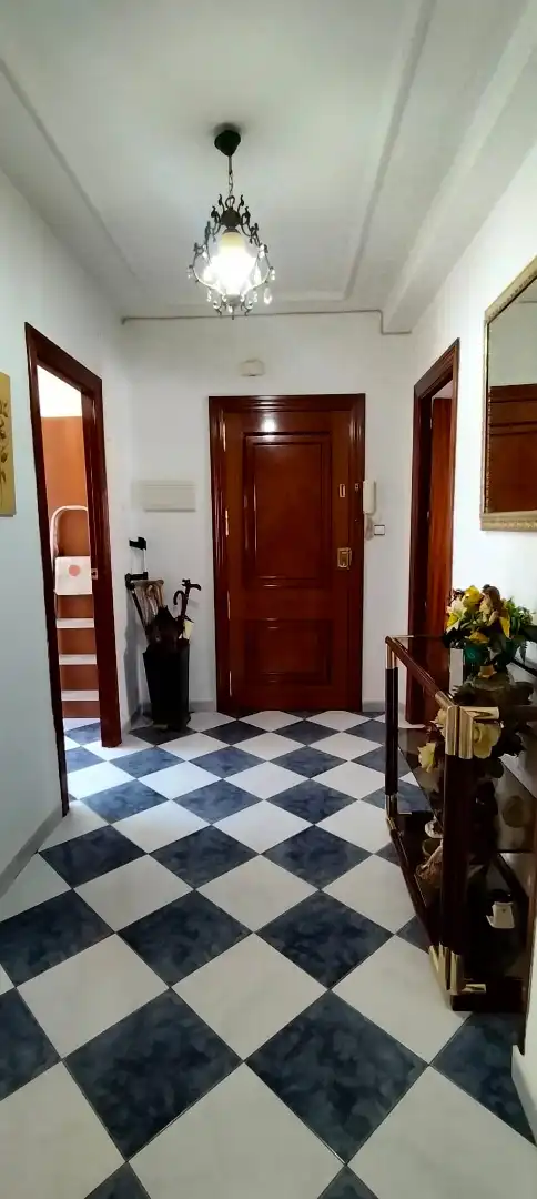 Pis amb balcó en venda a Calle Cisneros