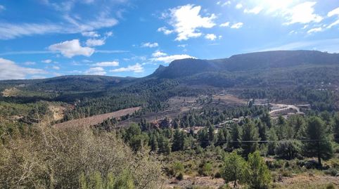Parcela edificable en medio de una sierra mágica
