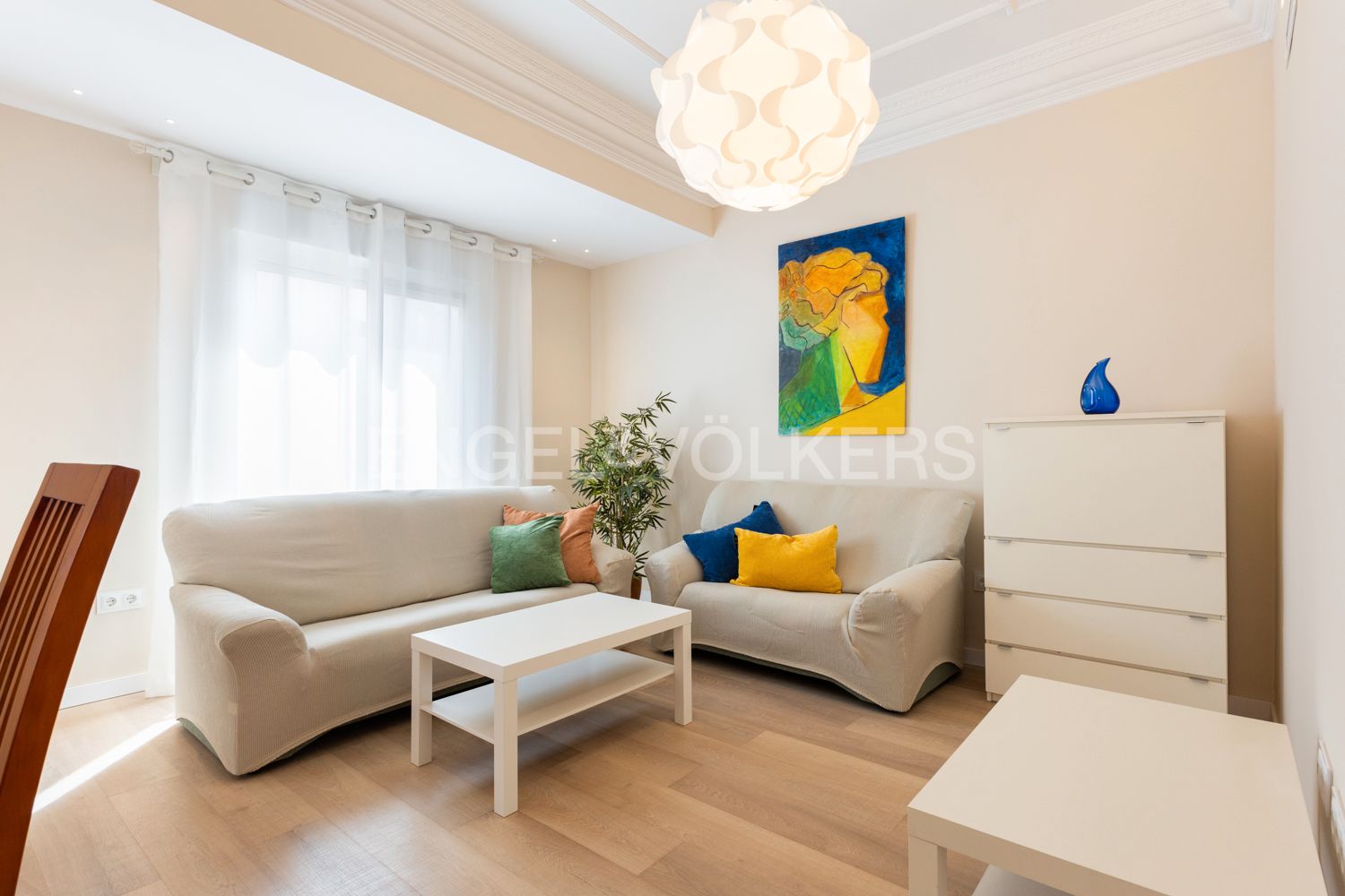 Sala d'estar de Apartament de lloguer en  Valencia Capital amb Aire condicionat, Calefacció i Moblat