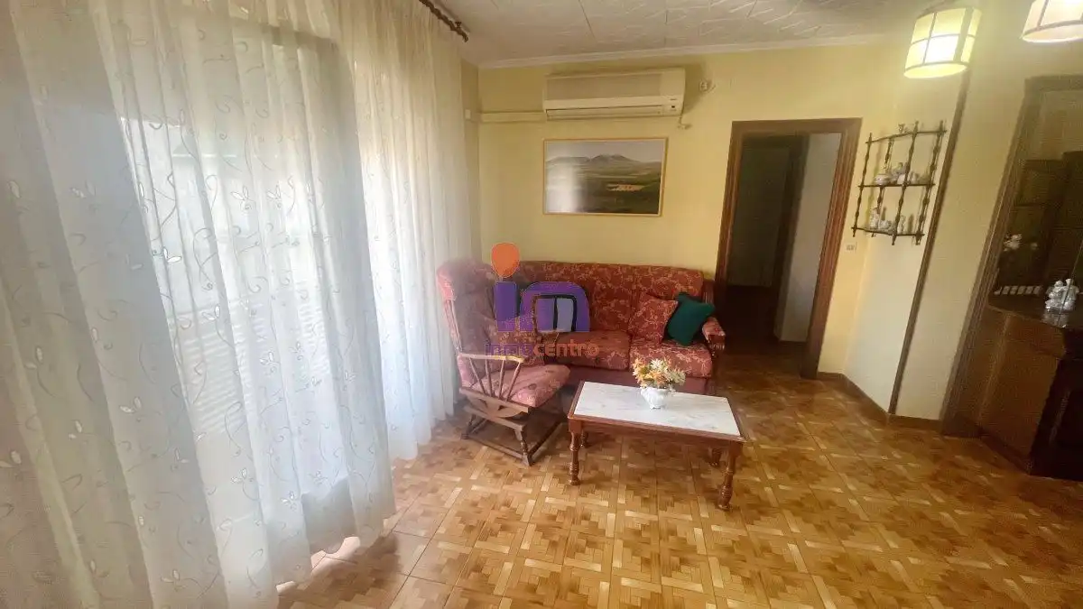 Piso con terraza en venta en Valdepeñas, imagen 2