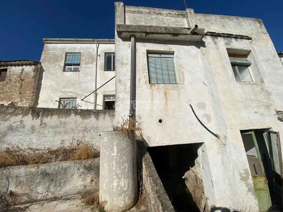 Vista exterior de Casa adosada en venta en Torredonjimeno