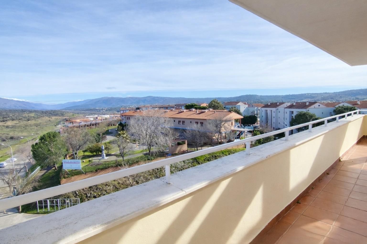 Habitación de Ático en venta en Plasencia con Calefacción, Terraza y Trastero