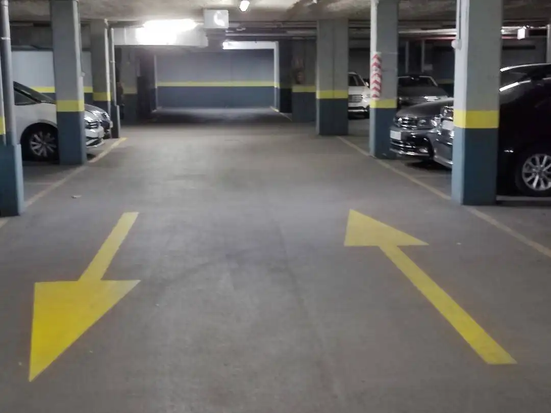 Parkplatz von Garage zum Verkauf in La Moraleja