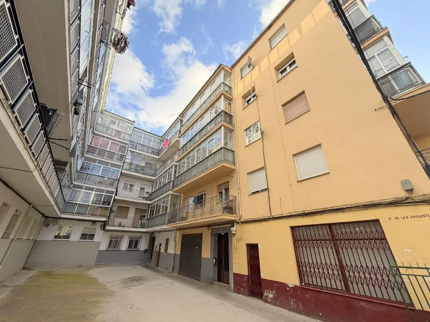 Vista exterior de Pis en venda en Ávila amb Calefacció i Terrassa
