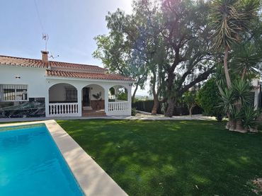 Xalet amb piscina en venda a Ramal de los Fresnos