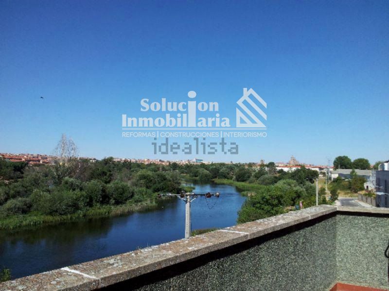 Vista exterior de Àtic en venda en Salamanca Capital amb Calefacció i Terrassa