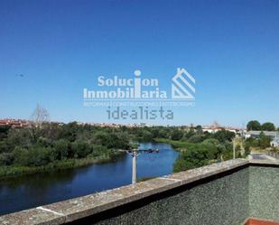 Vista exterior de Àtic en venda en Salamanca Capital amb Calefacció i Terrassa