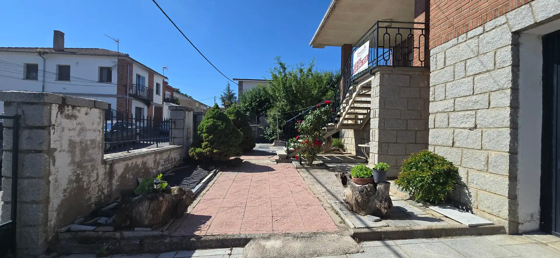 Vista exterior de Casa o xalet en venda en Villacastín amb Calefacció, Jardí privat i Balcó