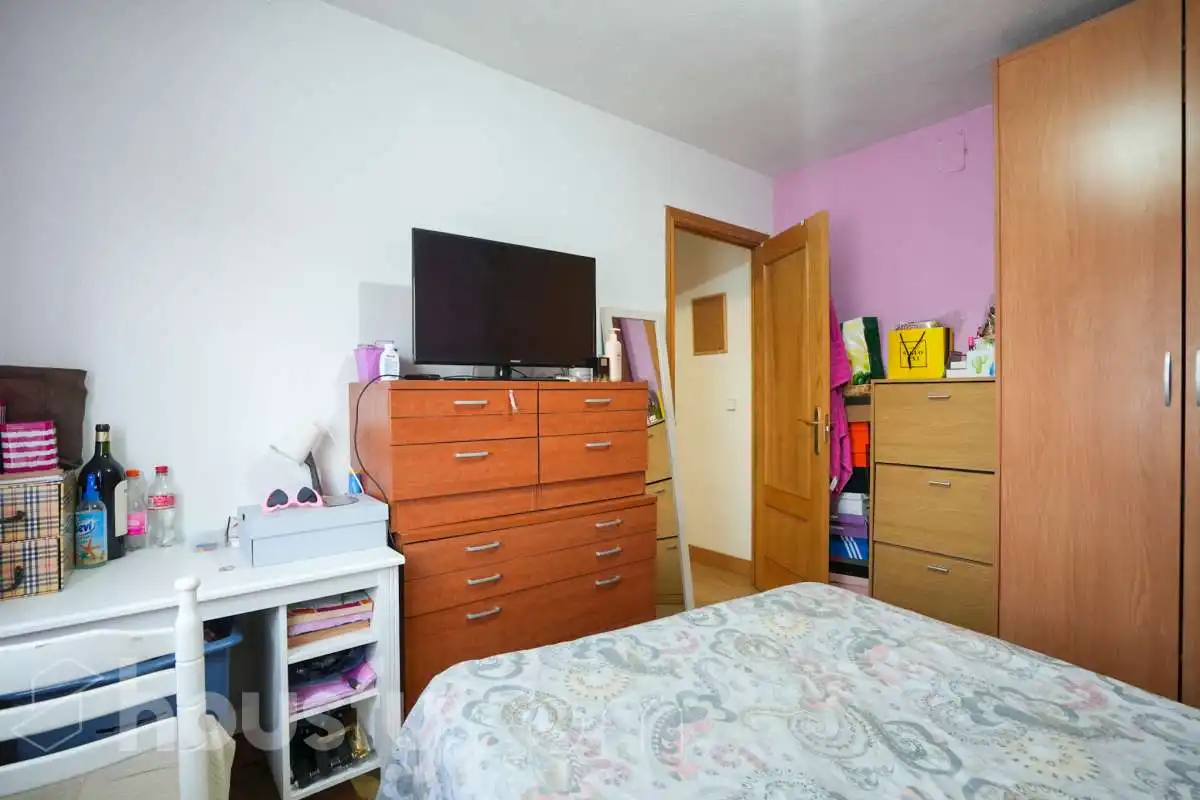 Habitación de Piso en venta en Madrid con Calefacción, Terraza y Balcón