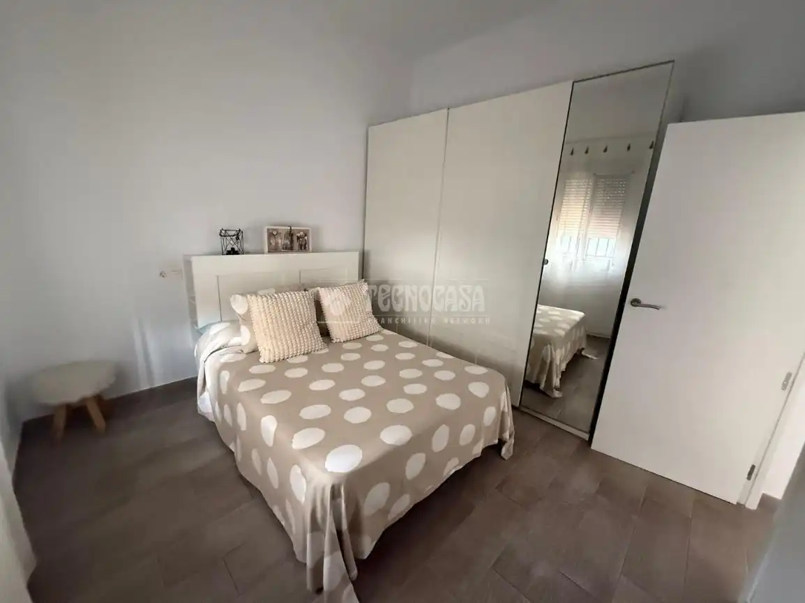 Bedroom of Flat for sale in Sevilla  with Air Conditioner