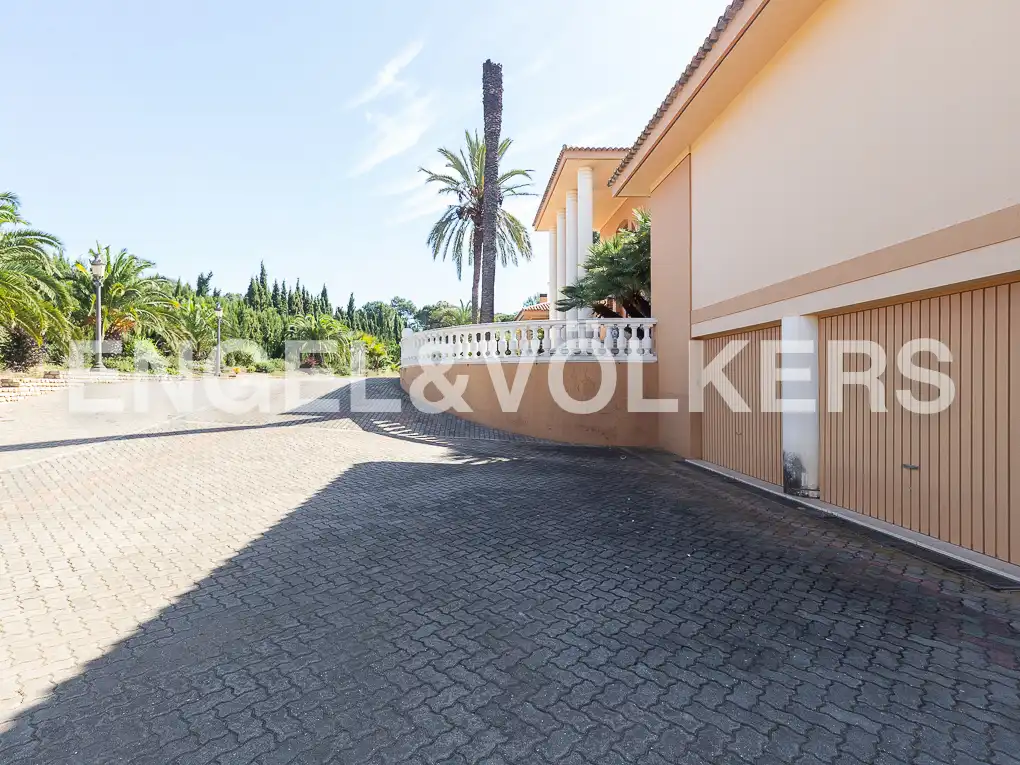 Exterior view of Houses for sale in Ontinyent  with Air Conditioner, Heating and Private garden