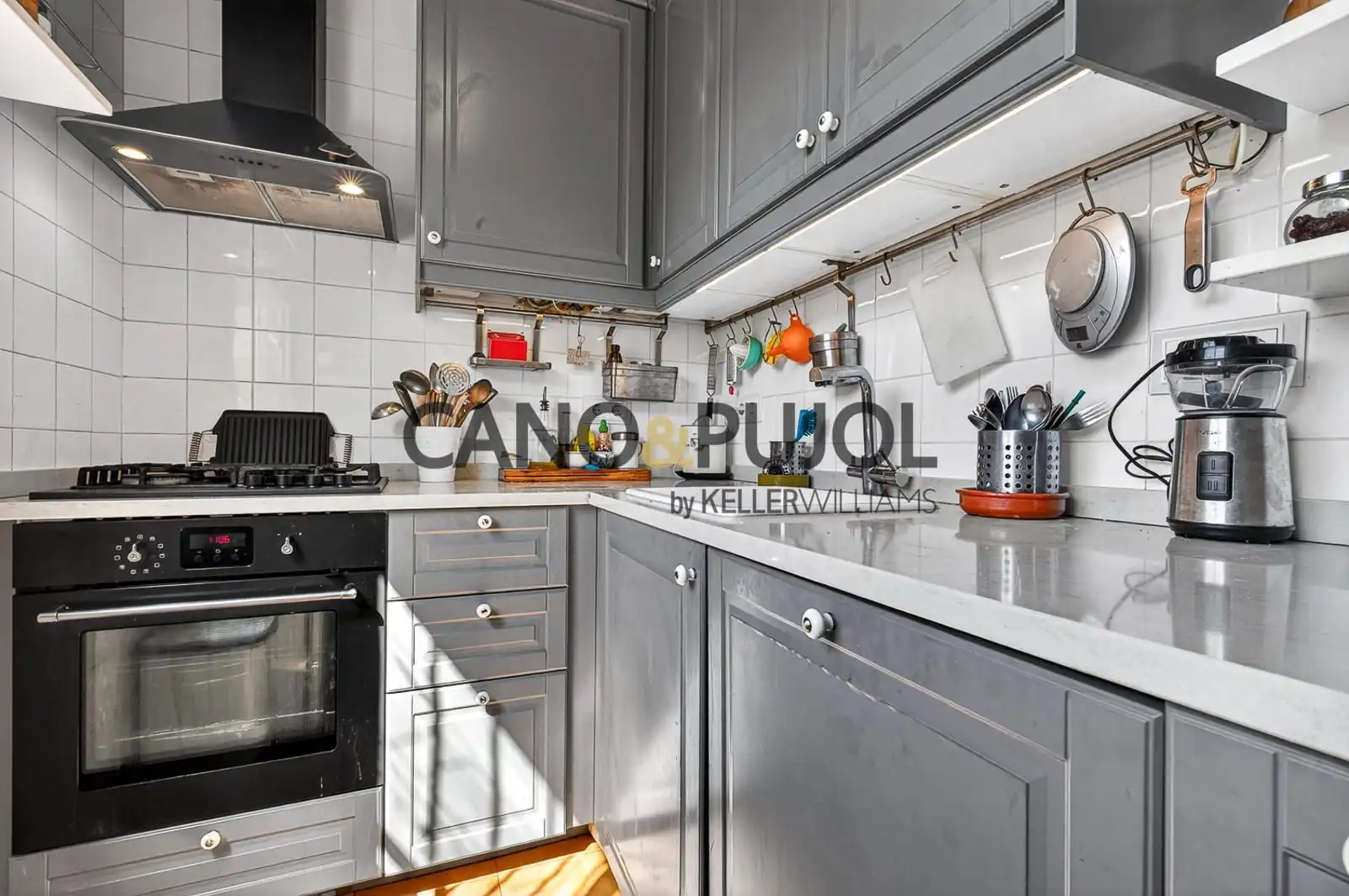 Cocina de Piso en venta en Barcelona con Calefacción