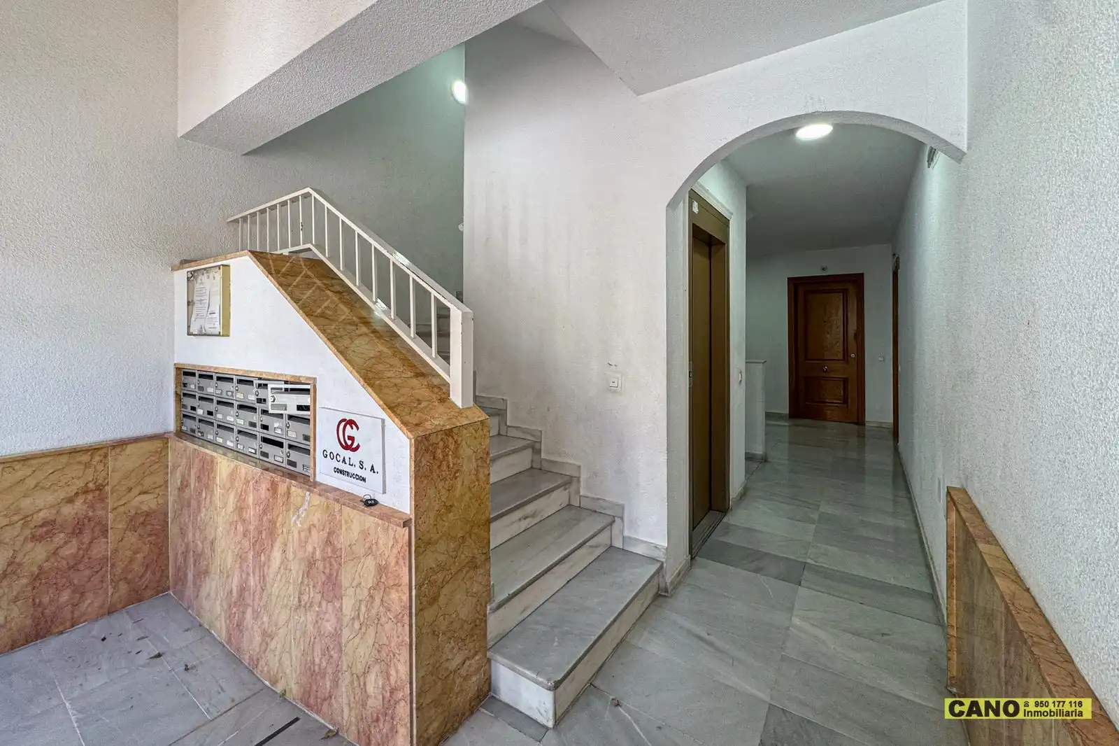 Piso en venta en Roquetas de Mar con Terraza, Trastero y Piscina
