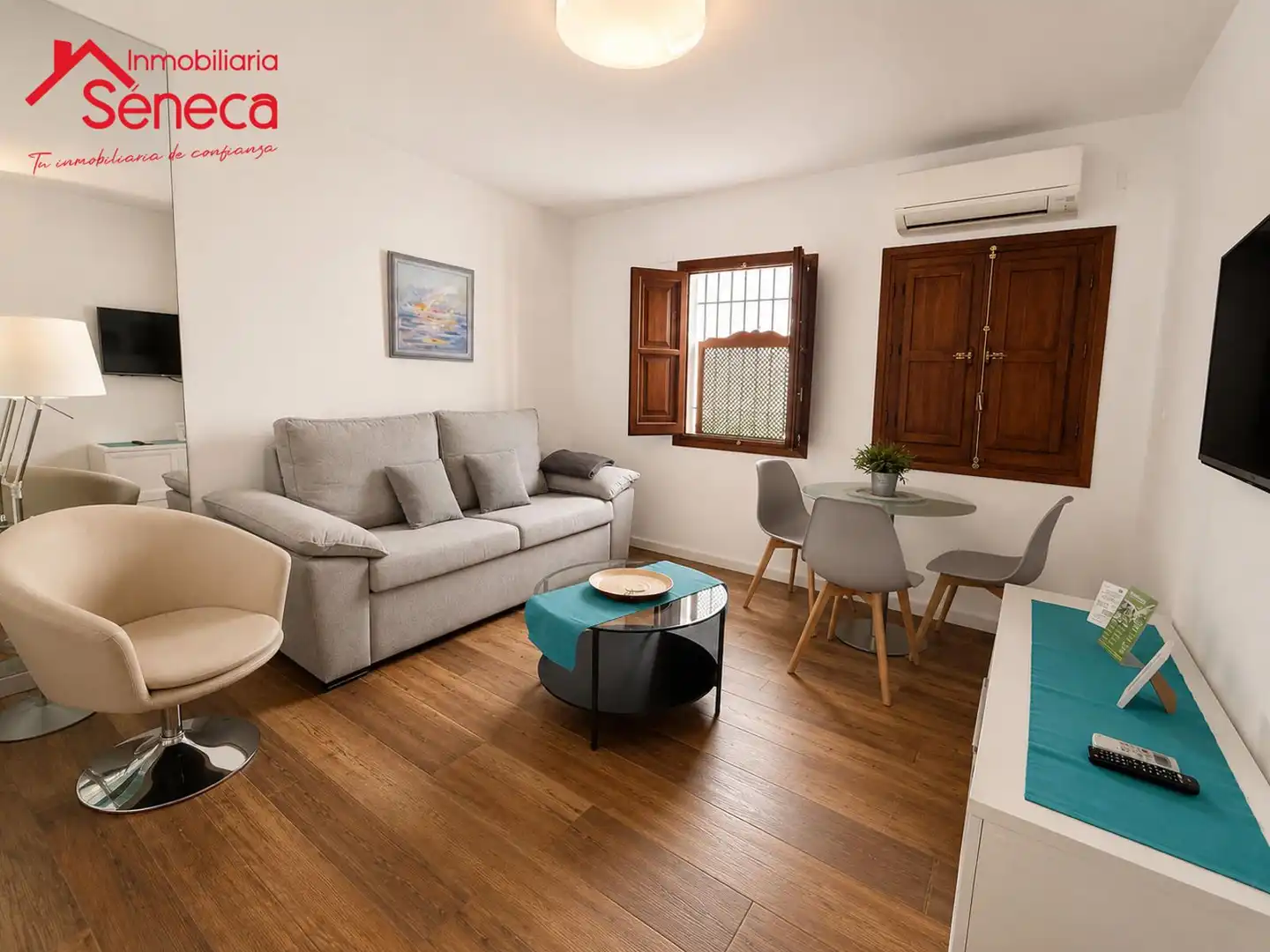 Living room of Flat for sale in Córdoba  with Air Conditioner and Furnished