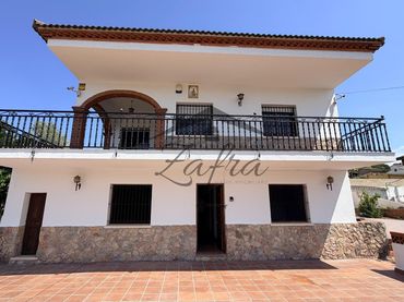 Casa con jardín en venta en Carrer Carrer Avet