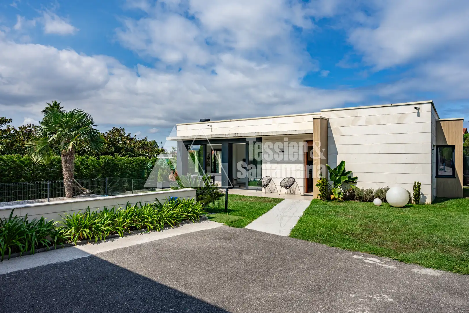 Vista exterior de Casa o chalet en venta en Gijón  con Calefacción, Jardín privado y Terraza
