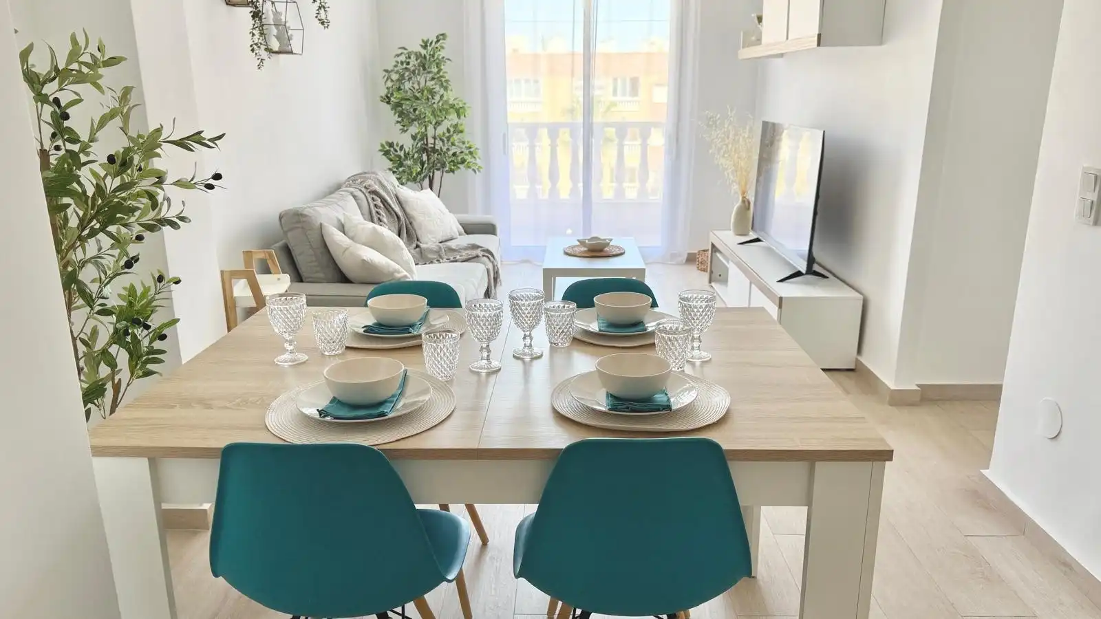 Comedor de Apartamento de alquiler en Torrevieja con Aire acondicionado, Calefacción y Terraza