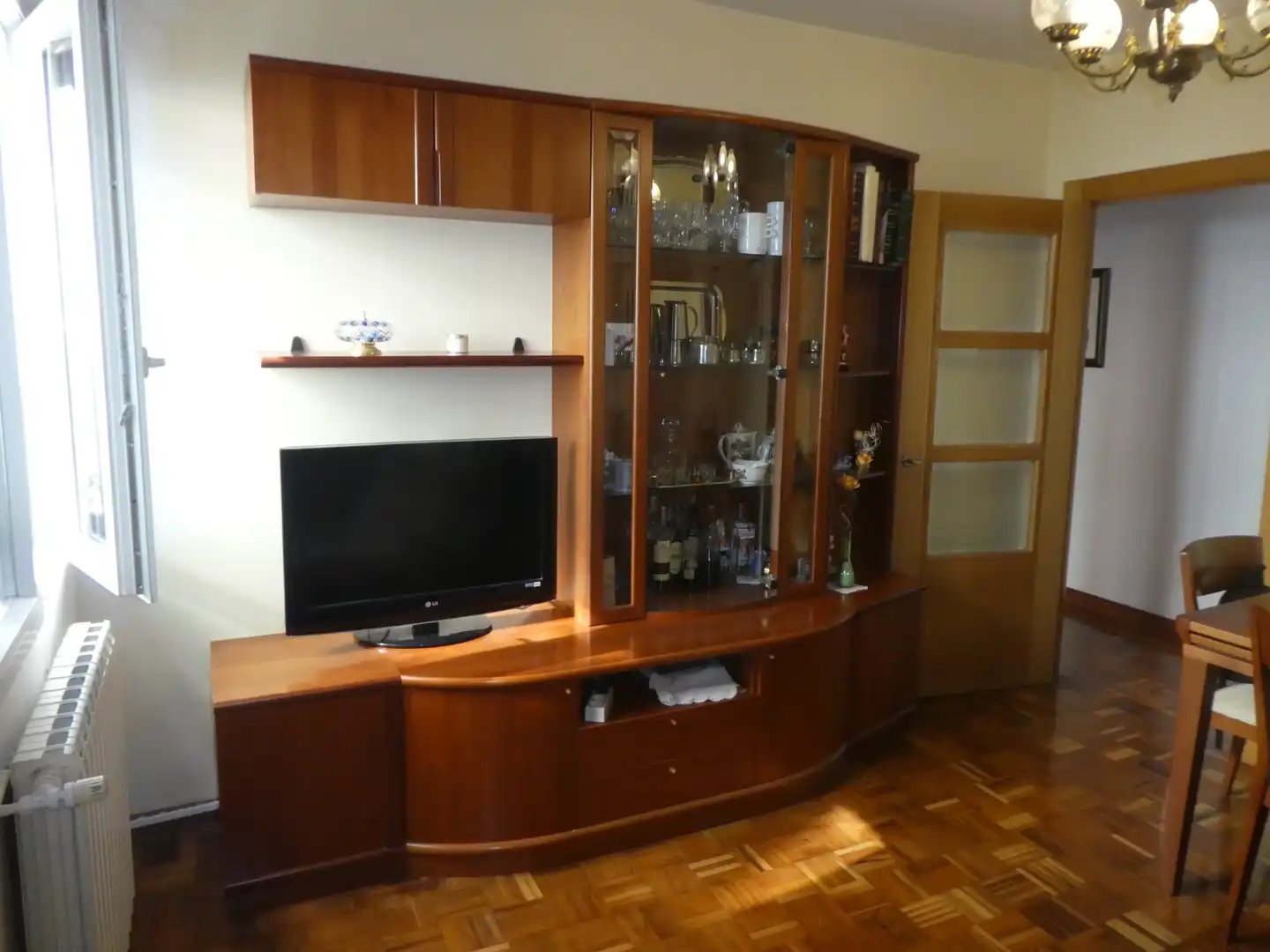 Sala d'estar de Pis en venda en Burgos amb Calefacció, Parquet i Moblat