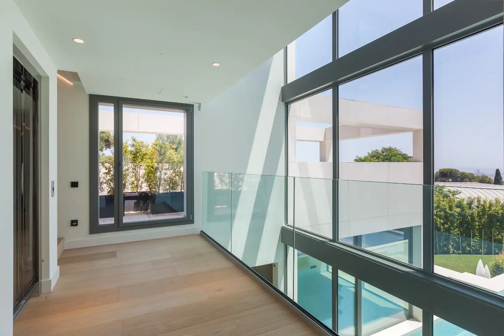 Houses for sale in Barcelona  with Air Conditioner, Heating and Private garden