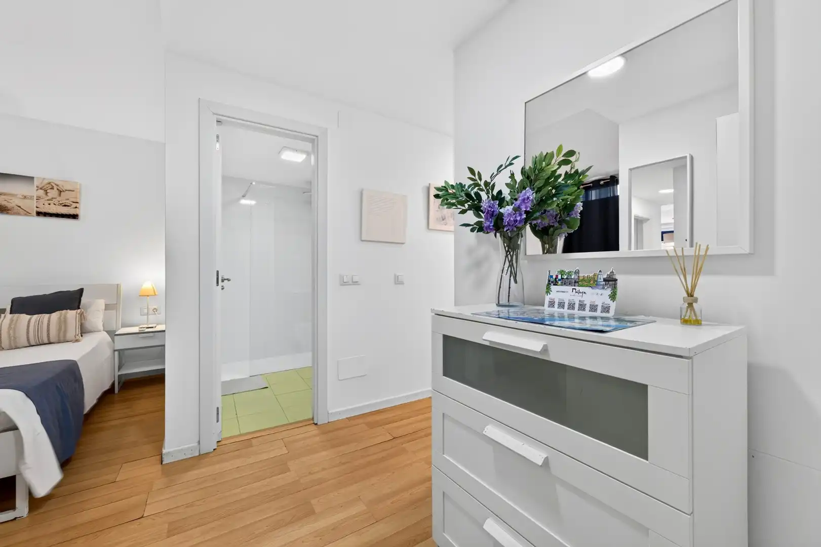 Dormitori de Apartament en venda en Málaga amb Aire condicionat i Moblat