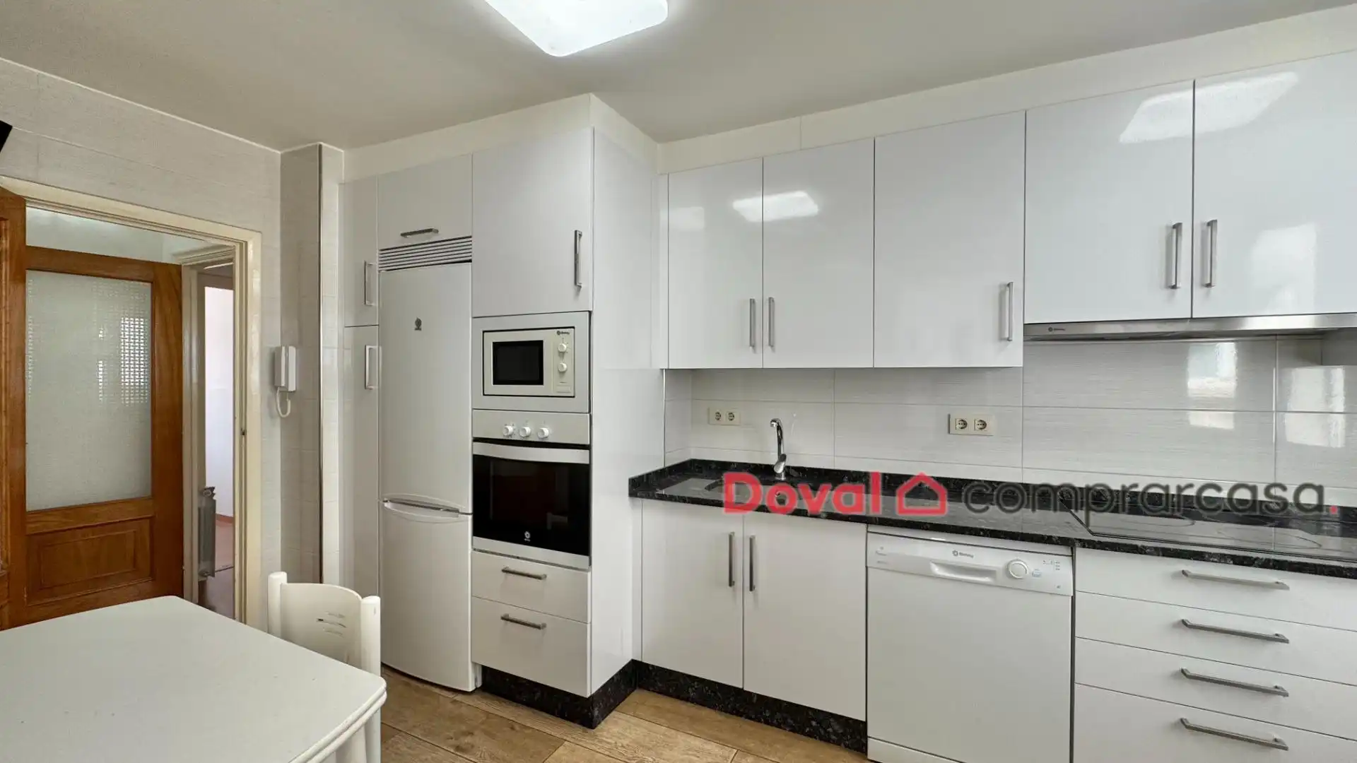 Kitchen of Flat for sale in Vigo   with Heating, Private garden and Terrace