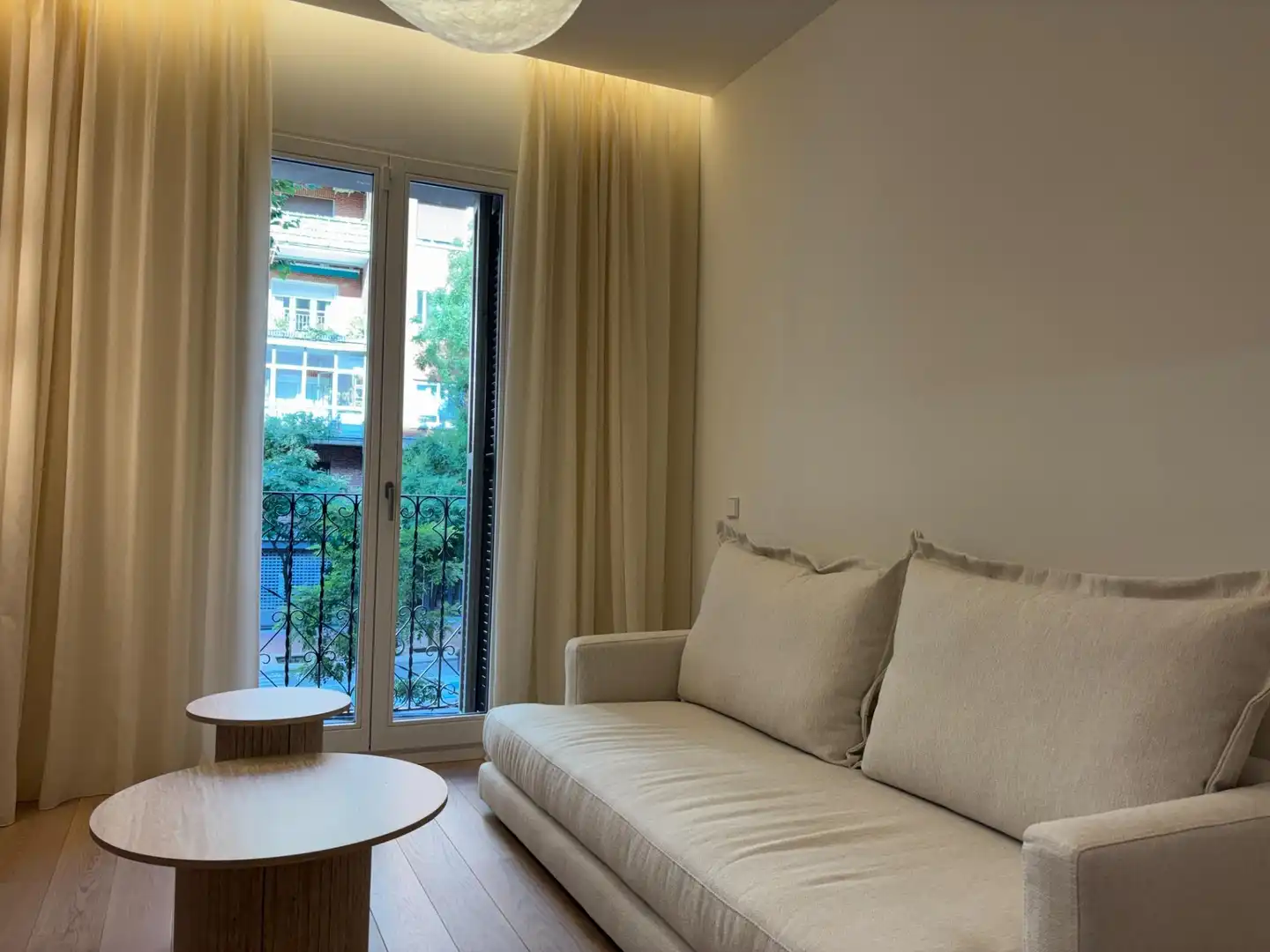Sala de estar de Piso de alquiler en Madrid con Aire acondicionado, Calefacción y Terraza