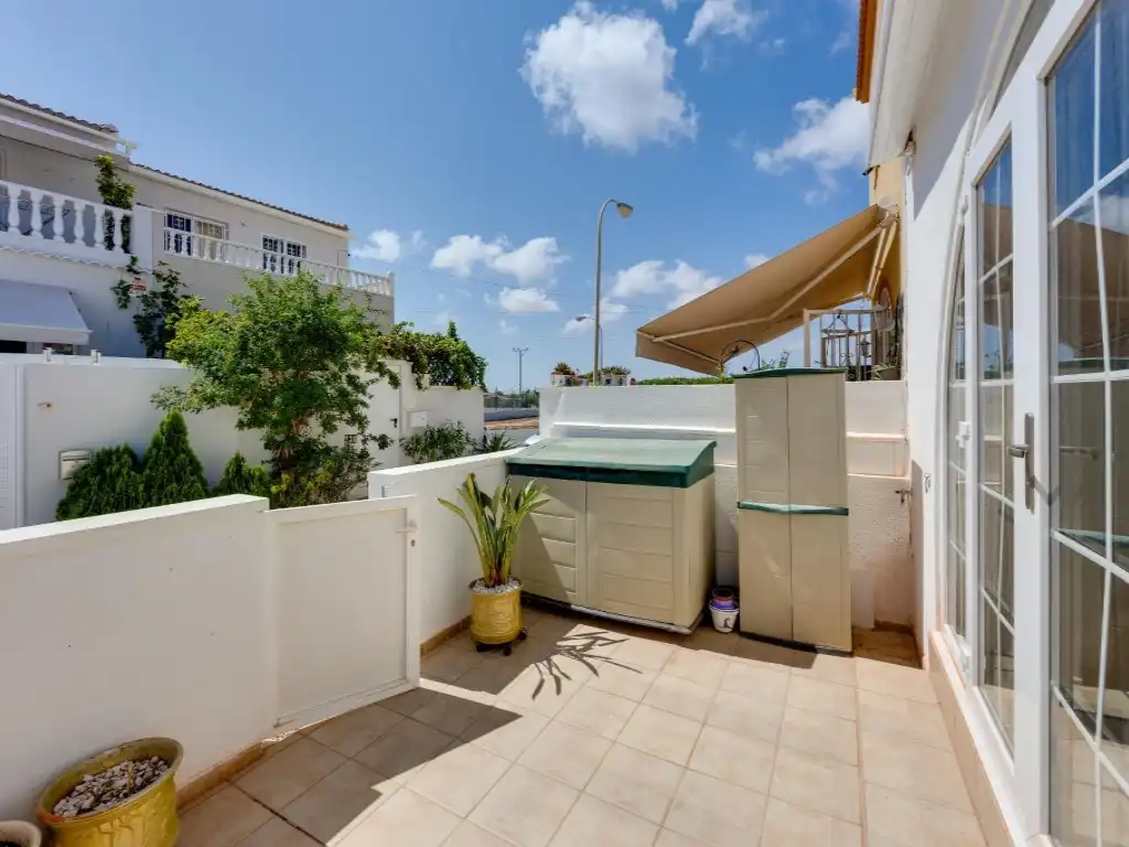 Bungalow con jardín en venta en Zona Carrefour - Urbanizaciones, imagen 6