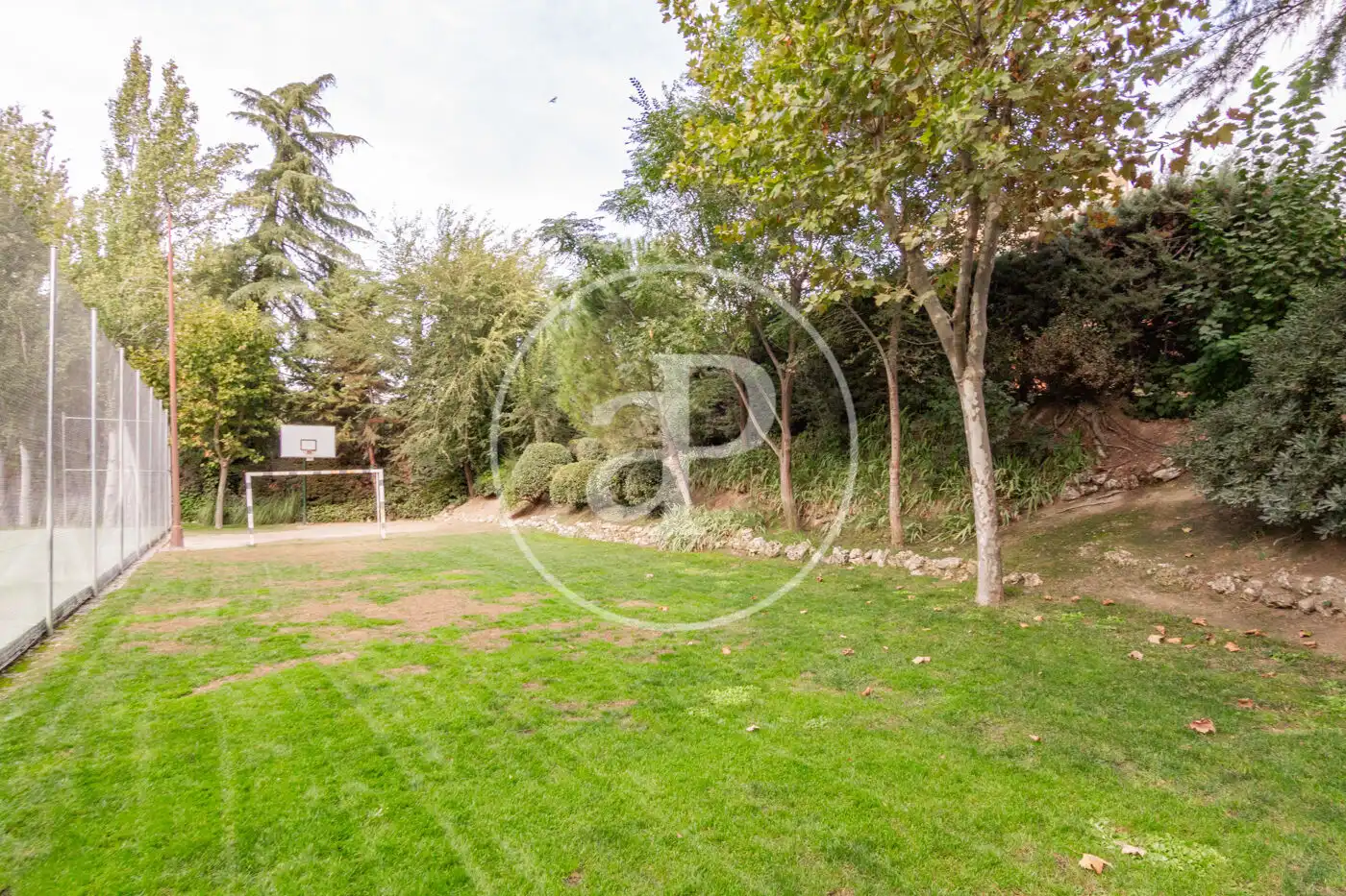 Jardín de Piso en venta en Madrid con Calefacción, Jardín privado y Terraza