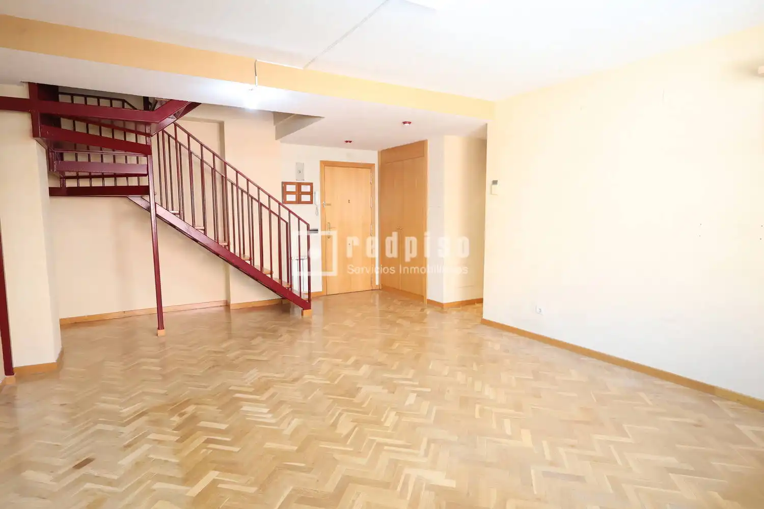 Duplexes for sale in Madrid  with Air Conditioner, Heating and Private garden