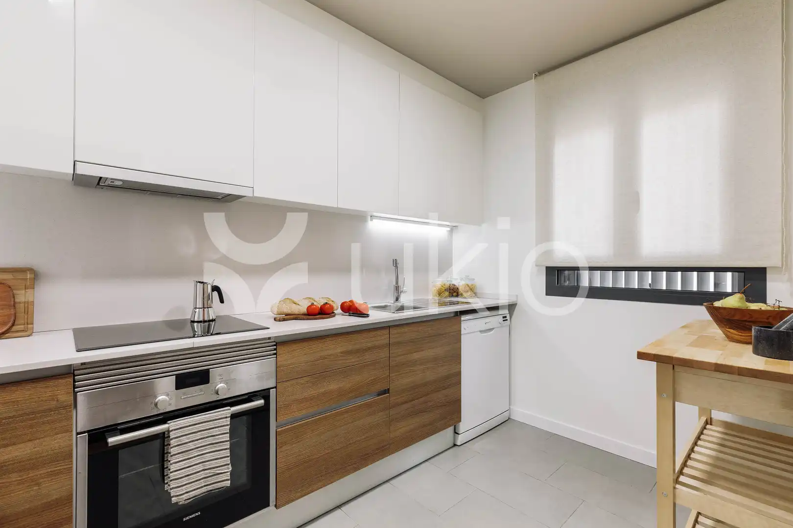 Cocina de Apartamento de alquiler en Barcelona con Aire acondicionado, Calefacción y Amueblado
