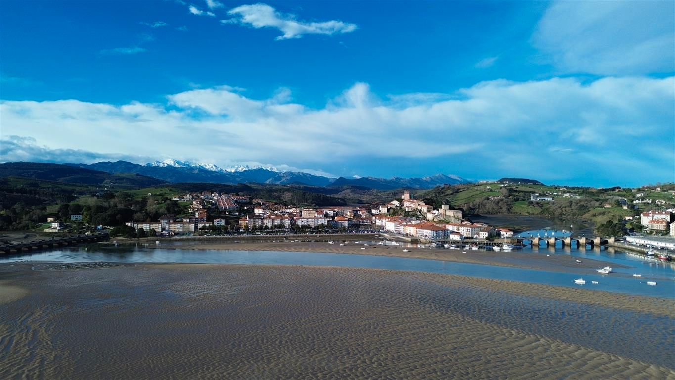 Exterior view of Flat for sale in San Vicente de la Barquera  with Heating, Storage room and Furnished