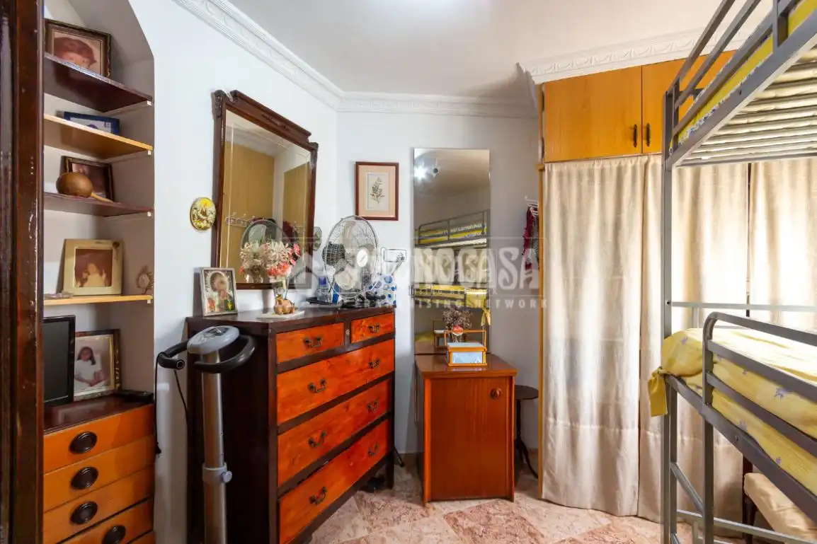 Bedroom of Detached homes for sale in Vélez-Málaga  with Furnished